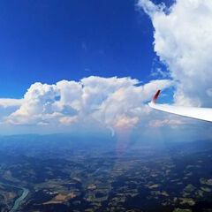 Flugwegposition um 12:50:26: Aufgenommen in der Nähe von Municipality of Dravograd, Slowenien in 2475 Meter
